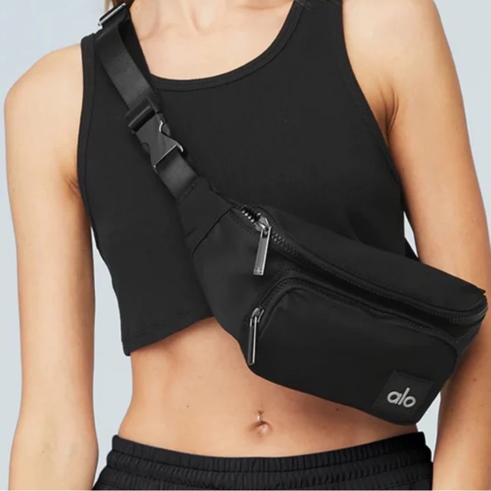 ALO YOGA Unisex Explorer Black Crossbody Bag